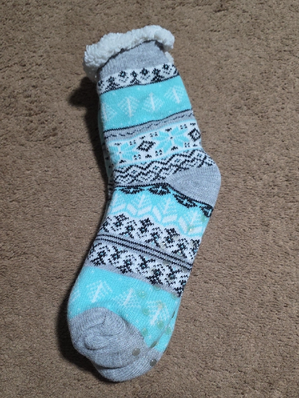 NWOT Cozy Sherpa-Lined Women's Crew Socks - Light Blue & Gray